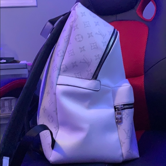 Louis Vuitton discovery backpack - Picture 3 of 3
